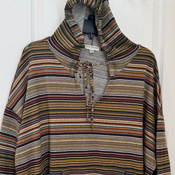 EARTHBOUND SWEATER. OVERSIZED CROP DRAWSTRING HOODIE. BOXI FIT, KANGAROO POCKET - Picture 15 of 16